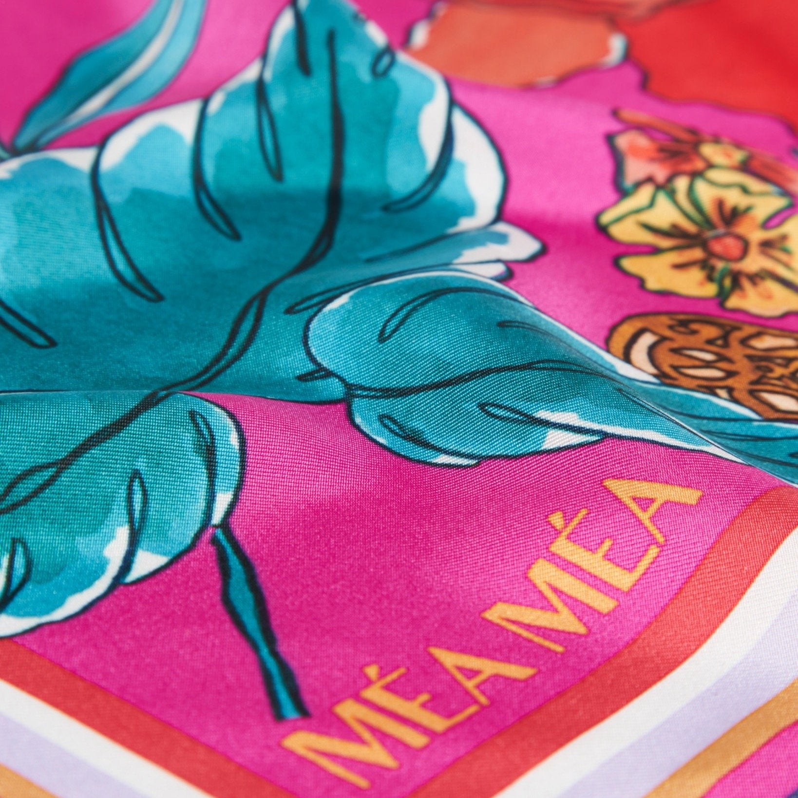 Iris Scarf – Zijden sjaals met artistieke prints | MÉA MÉA